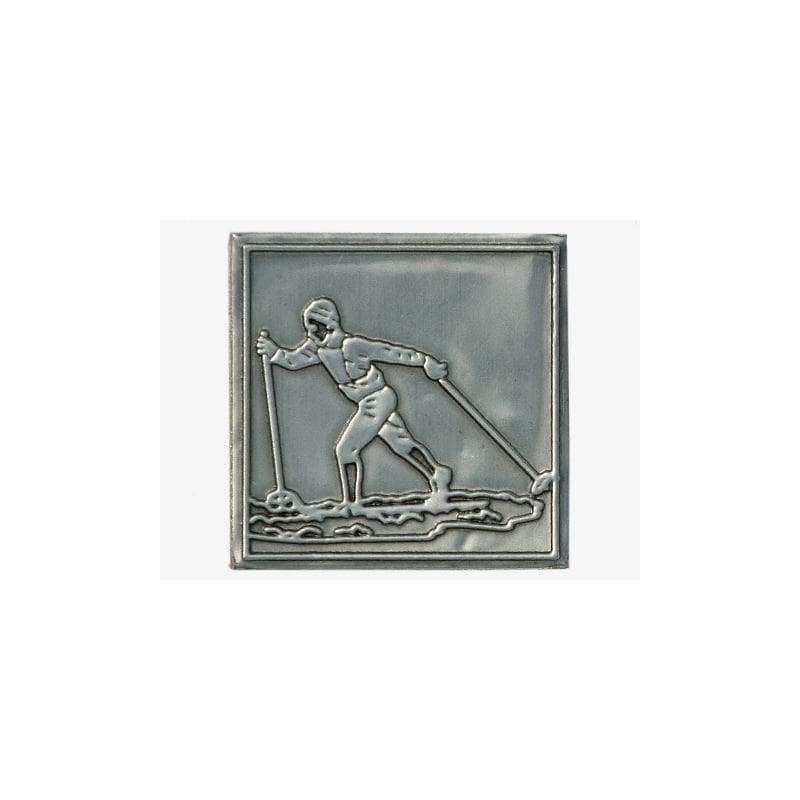 Zinnetikett „Skilangläufer“, quadratisch, Metall, silber